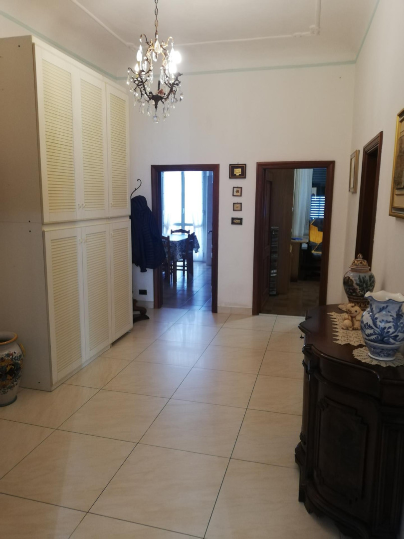 AMPIO APPARTAMENTO IN CENTRO