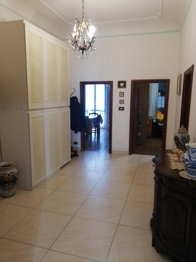 AMPIO APPARTAMENTO IN CENTRO